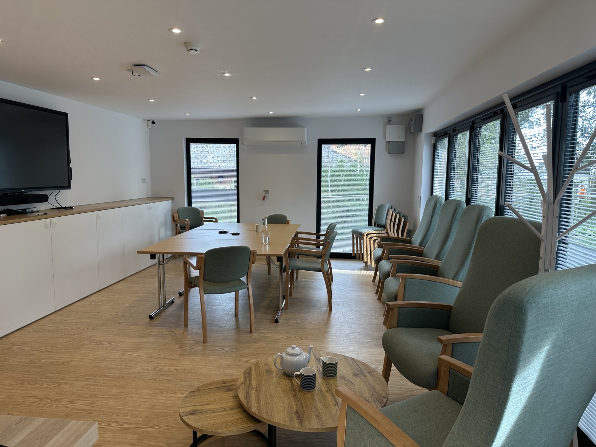 New Woodlands Room brings the outside in at hospice | Northamptonshire Chamber of Commerce