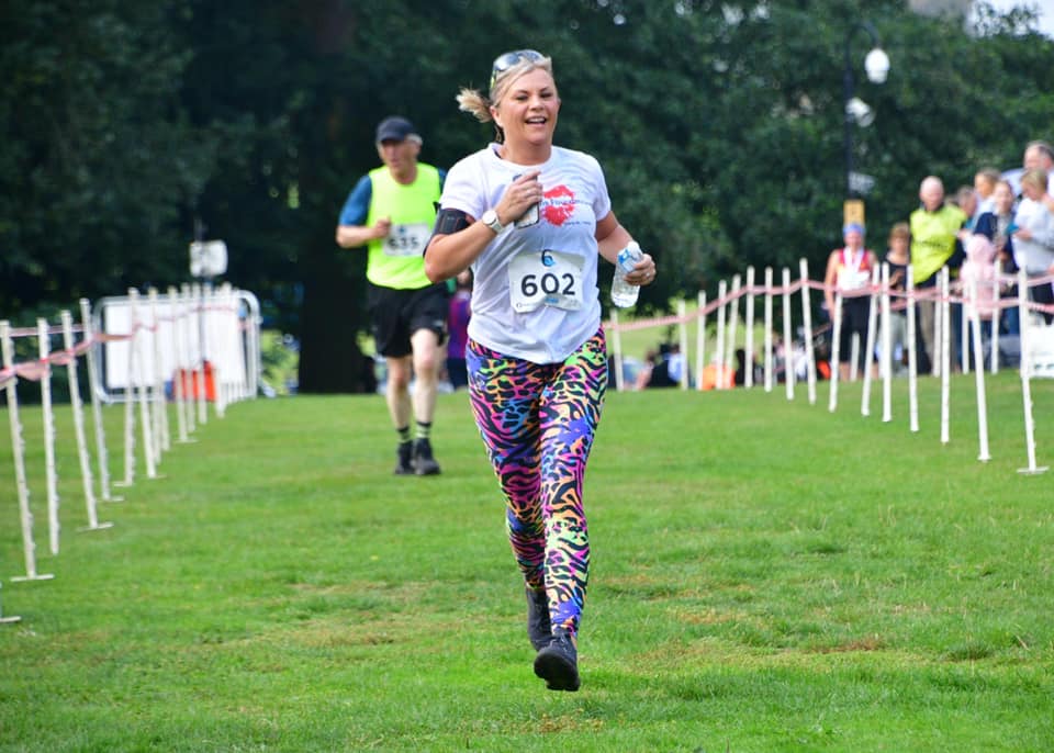 Lady running the Amazing Northampton Run to raise money for Charity