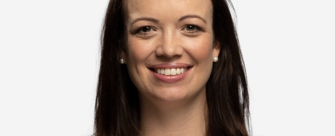 Rebecca Dacre, Milton Keynes Office Managing Partner headshot in front of off white background