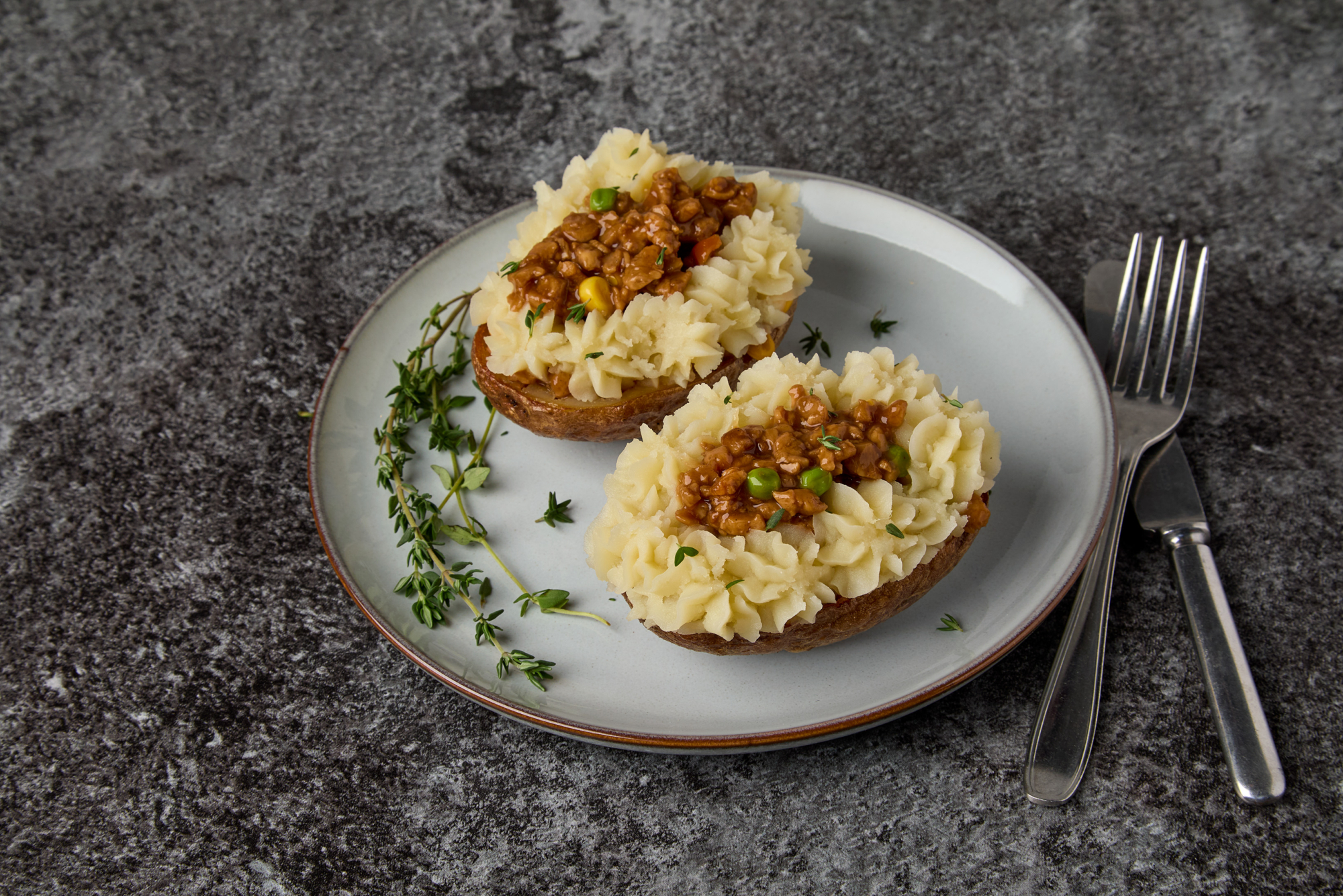 CENTRAL FOODS PARTNERS WITH LINCOLNSHIRE MANUFACTURER SAXON FOODS TO LAUNCH NEW JACKET POTATO RANGE